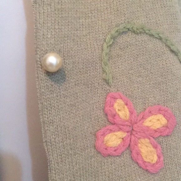 VTG embroidered flower bottom front cardi - Picture 7 of 8